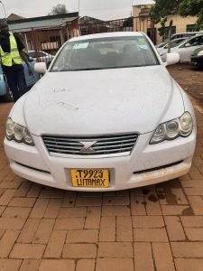 Toyota Mark X – photo 1