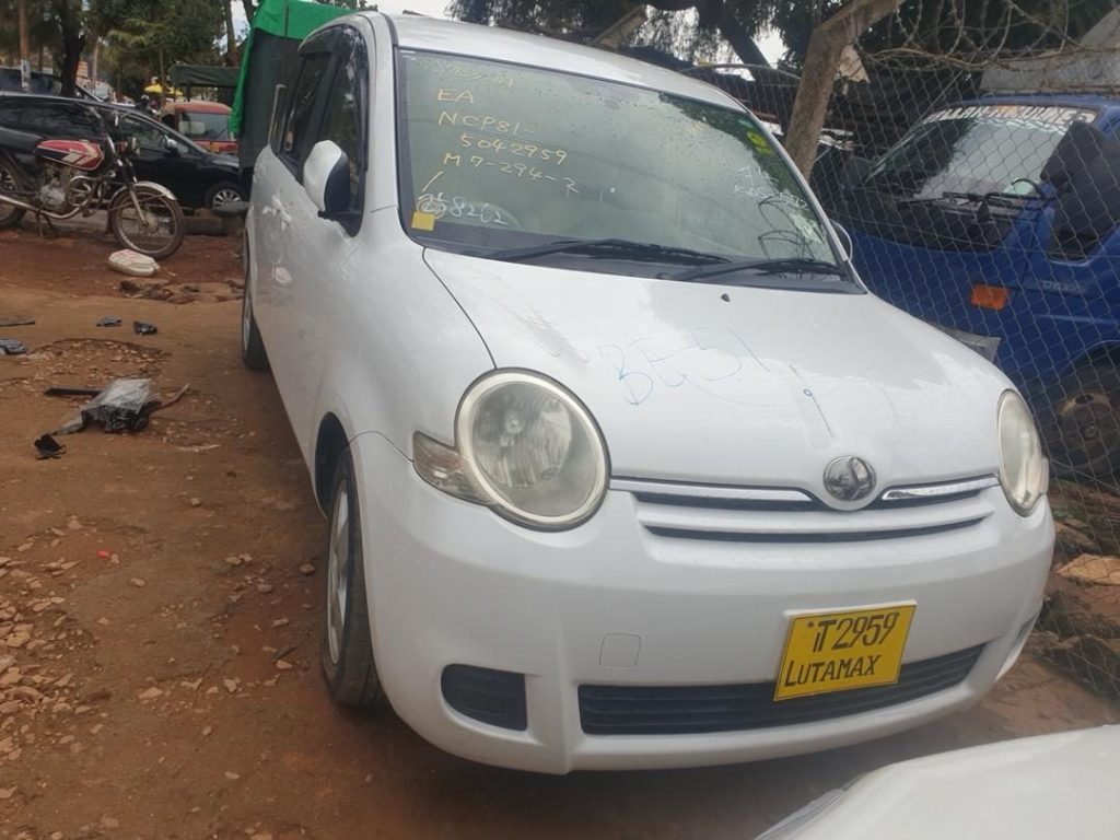 Toyota Sienta