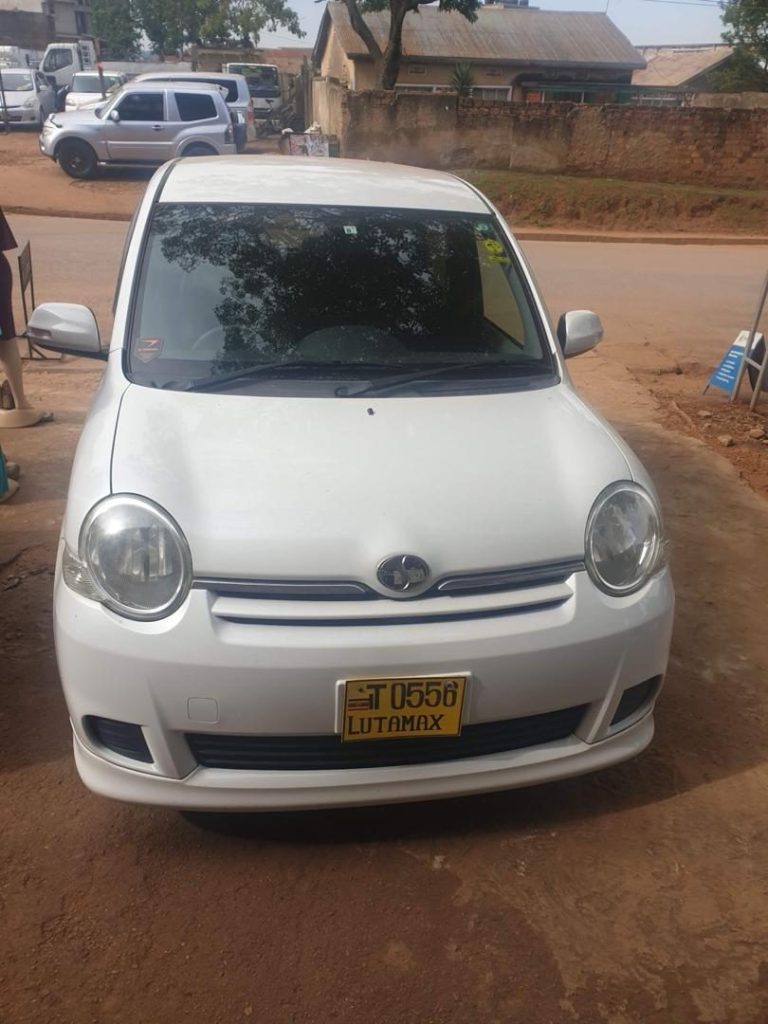 Toyota Sienta